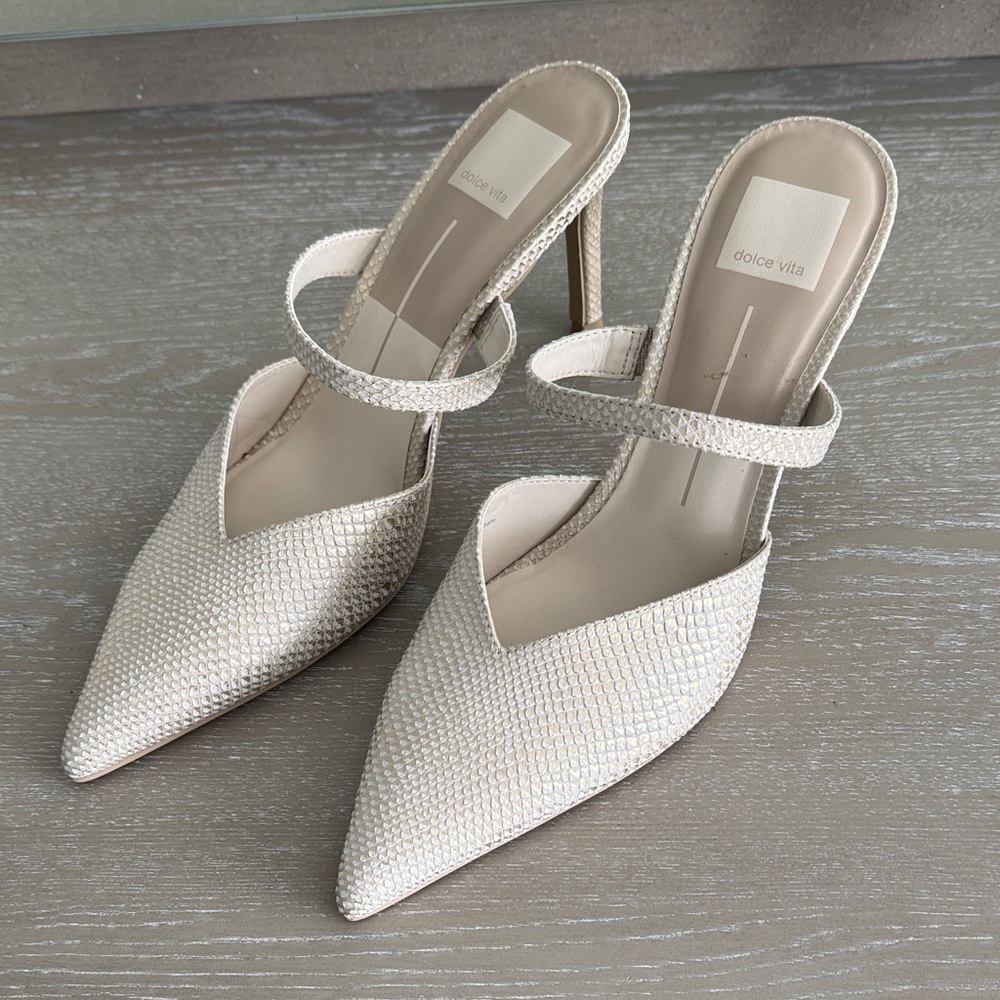 Dolce Vita Women's Textured Cream Heels